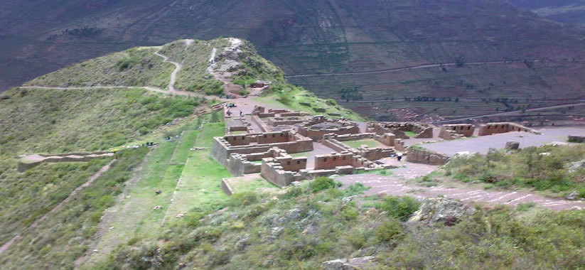 El antiguo pueblo inca y el mercado en Pisac, son casi obligatorios si esta de camino a Machu Picchu, en Perú