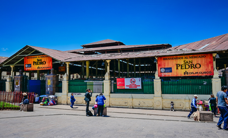 Mercado San Pedro en Cusco Perú
